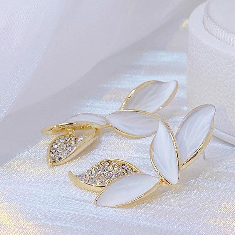 Korean Fresh White Leaf Flower Earrings - Magada Store 
