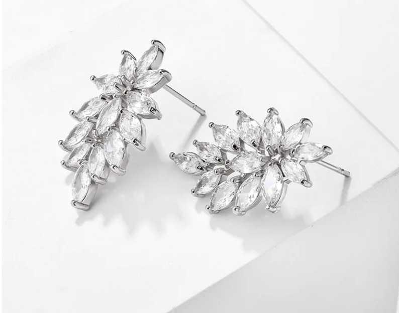 Leaf Stud Silver Zircon Luxury Earrings - Magada Store 