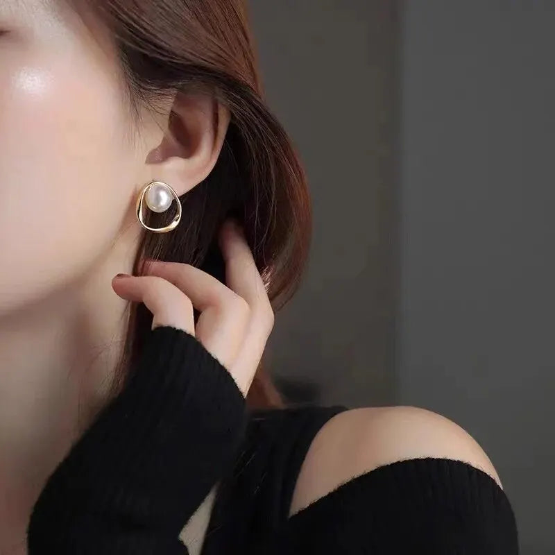 Geometric Shape Elegant Round Earrings - Magada Store 